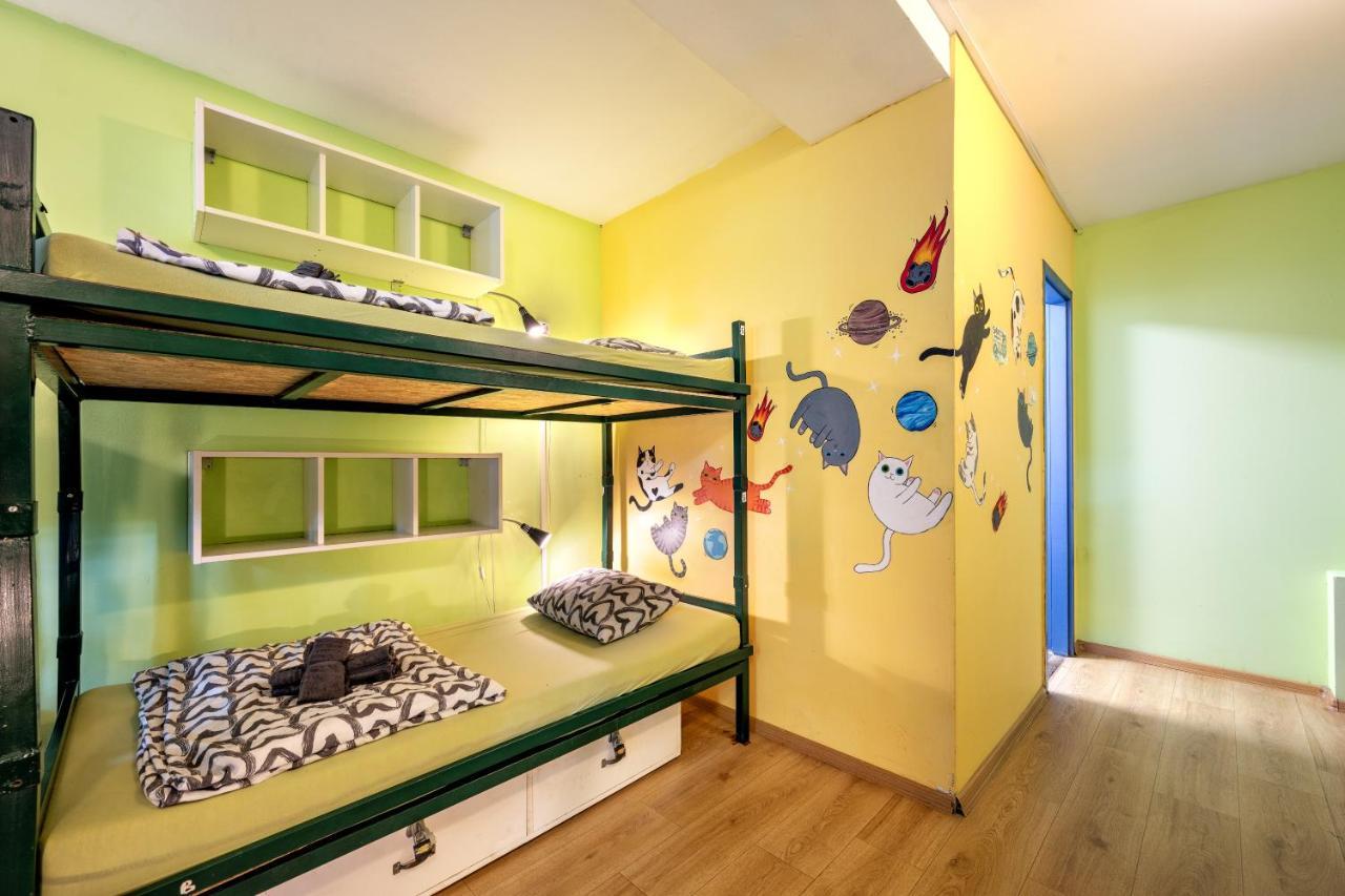 布达佩斯岛上旅馆旅舍 外观 照片 A room at the hostel