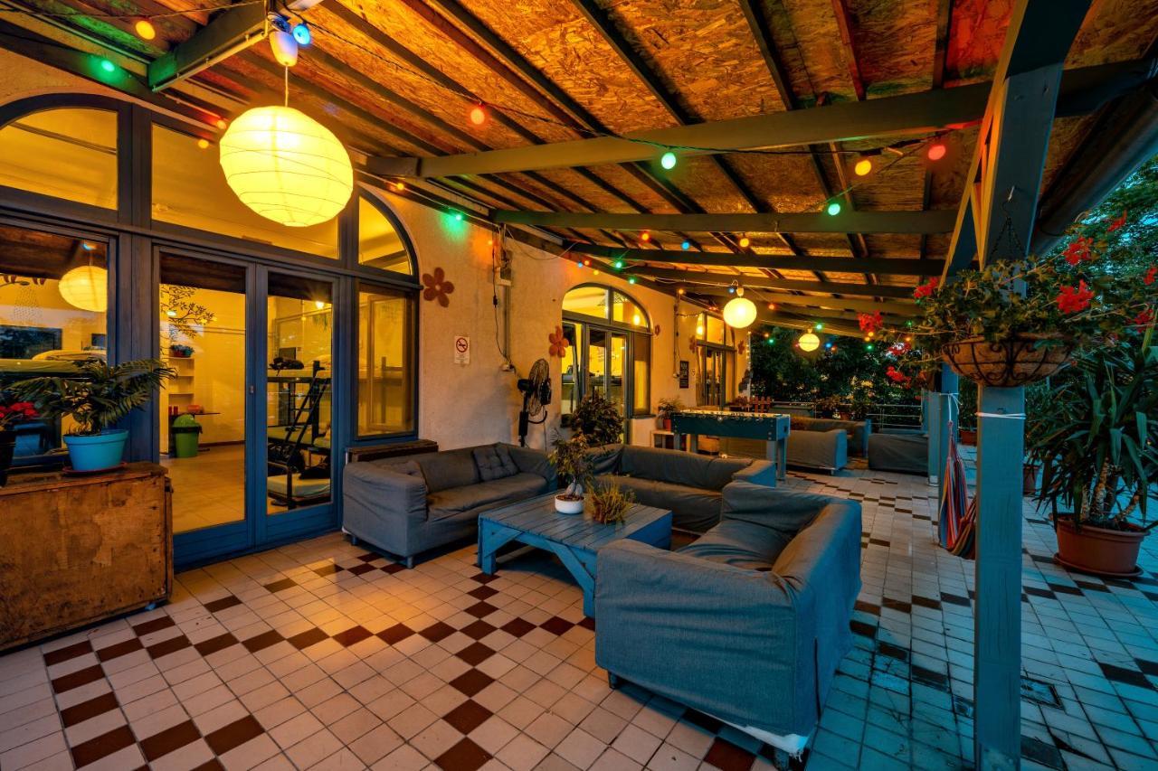 布达佩斯岛上旅馆旅舍 外观 照片 The interior of the hotel