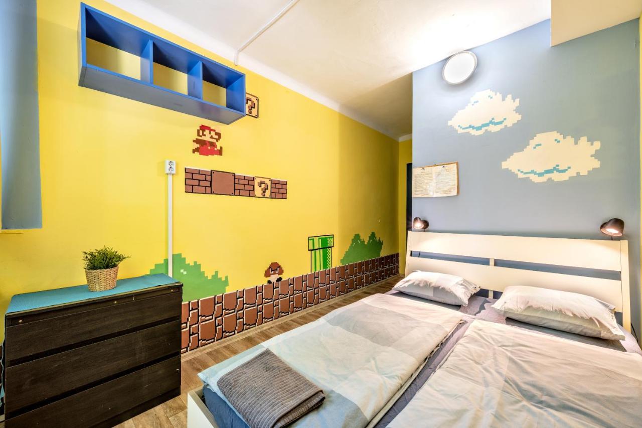 布达佩斯岛上旅馆旅舍 外观 照片 A Super Mario themed room at the Super Mario Hotel