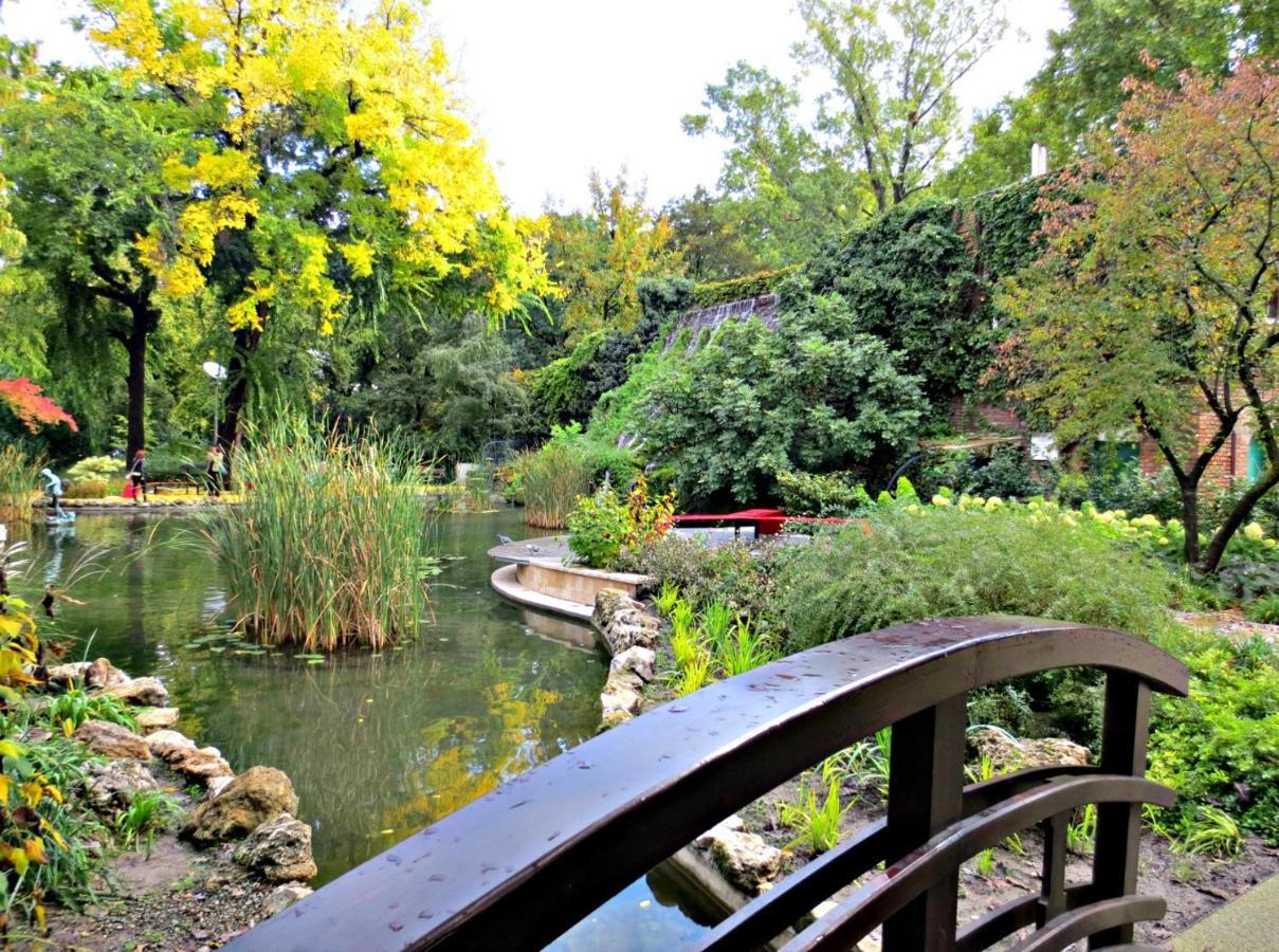 布达佩斯岛上旅馆旅舍 外观 照片 The Japanese garden