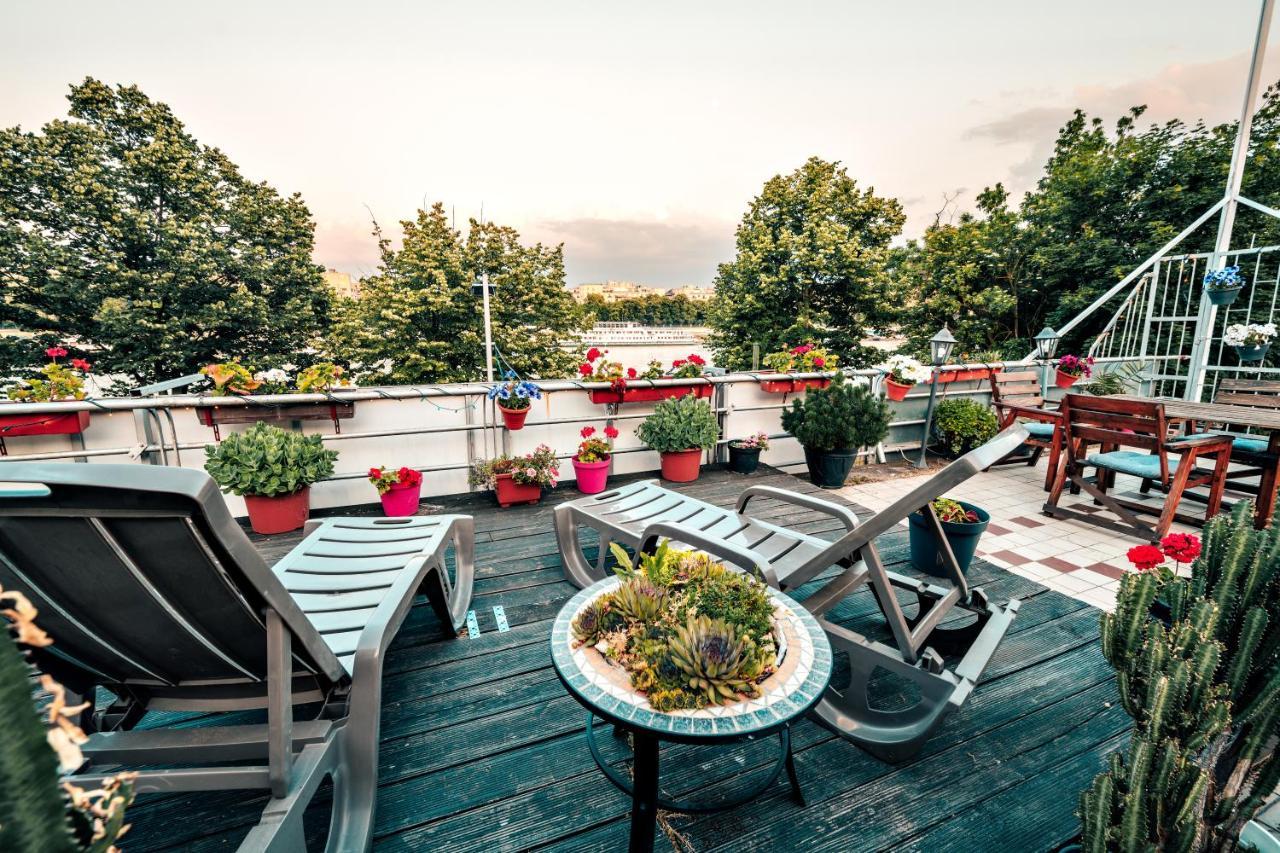 布达佩斯岛上旅馆旅舍 外观 照片 Rooftop garden
