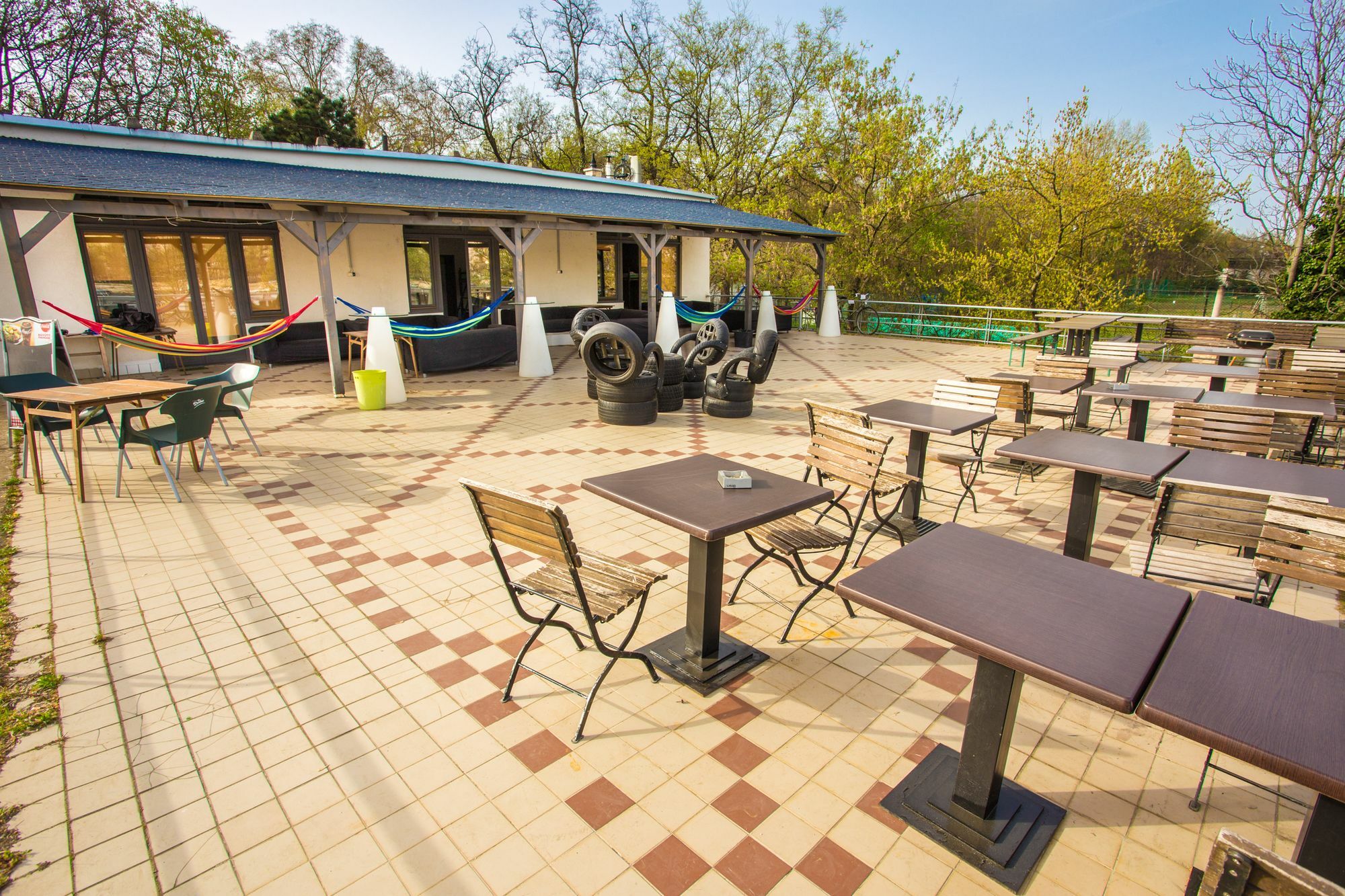 布达佩斯岛上旅馆旅舍 外观 照片 The terrace of the restaurant